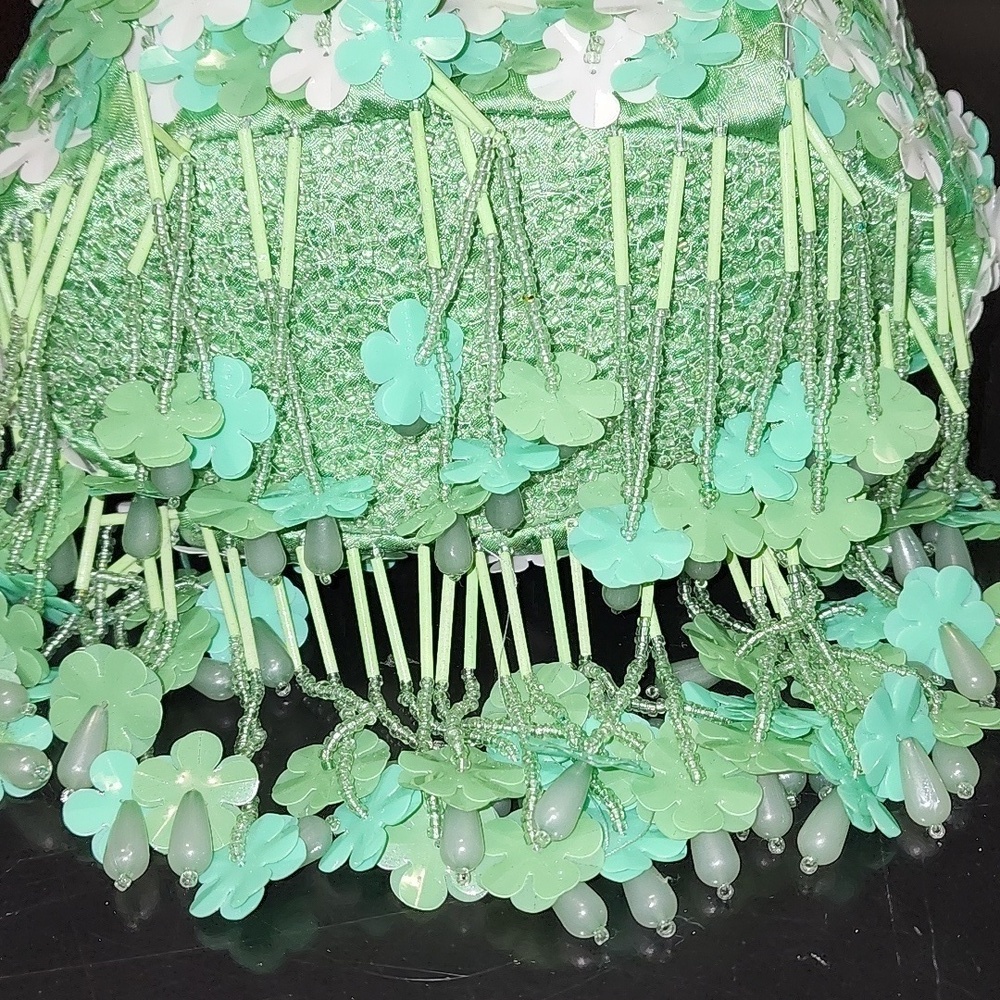 Handcrafted In India Green Flower Beaded Purse - Picture 7 of 7